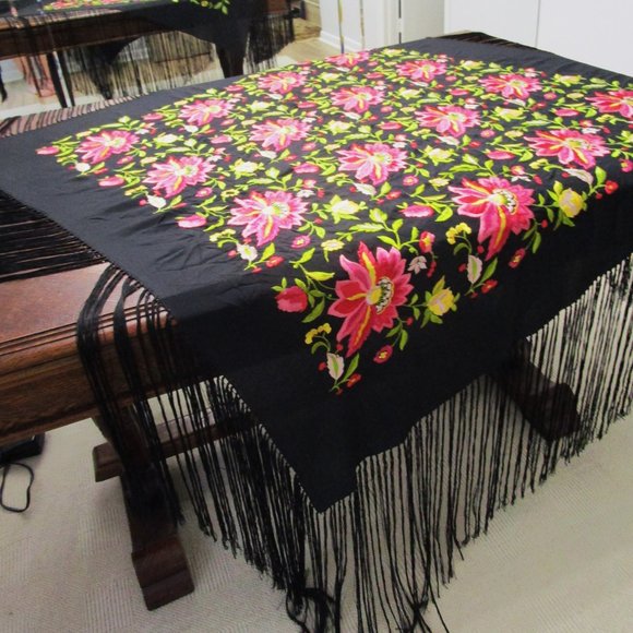 1920s Knotted Fringe Silk Shawl Piano Scarf Black Fuchsia Pink Flowers - Picture 2 of 10